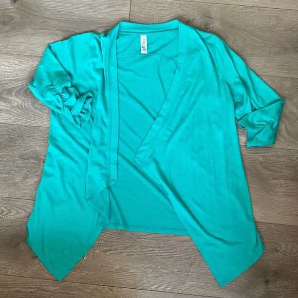 Shawl - Picture 1 of 2